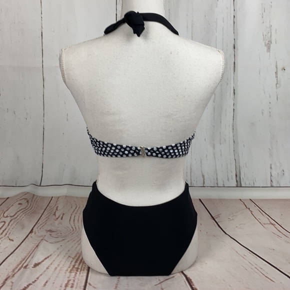 Bikini - Picture 3 of 5